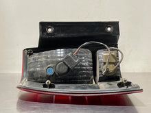 Load image into Gallery viewer, TAIL LIGHT LAMP ASSEMBLY Ford Expedition 03 04 05 06 Right - NW179679