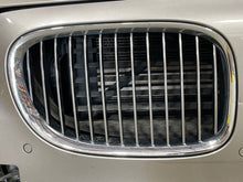Load image into Gallery viewer, GRILLE 740i 740il 750 HYBRID 750i 750il 760li Active 7 09-12 Right - NW431123