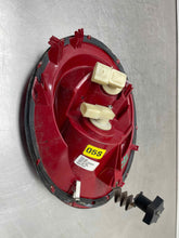 Load image into Gallery viewer, TAIL LIGHT LAMP ASSEMBLY Volkswagen Beetle 06 07 08 09 10 Right - NW432796