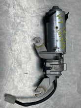 Load image into Gallery viewer, CONVERTIBLE TOP MOTOR Volvo C70 1998 98 1999 99 2000 00 01 02 03 04 Left - NW433064