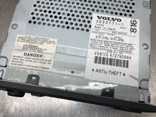Load image into Gallery viewer, RADIO Volvo V40 S70 V70 S90 98 99 00 - 03 04 AM/FM/CD - NW433327
