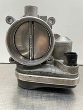 Load image into Gallery viewer, THROTTLE BODY BMW 530i 330i 525i 323i 325i Z4 2006 06 2007 07 2008 08 - NW433922