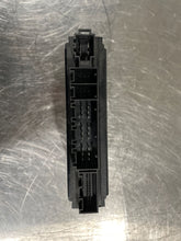 Load image into Gallery viewer, BODY CONTROL MODULE BCM COMPUTER Porsche Cayenne 08 09 10 - NW36878