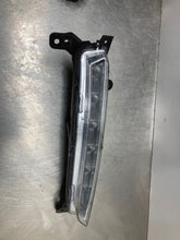 Load image into Gallery viewer, FOG LAMP LIGHT Lincoln MKZ 2017 17 2018 18 2019 19 2020 20 Right - NW434724