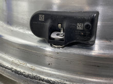 Load image into Gallery viewer, Wheel Rim Pontiac Torrent 2008 - NW196989