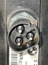 Load image into Gallery viewer, RADIATOR BMW 540I 850I 91 92 93 94 95 96 97 - NW132024