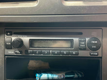 Load image into Gallery viewer, Radio Saab 9-2X 2005 05 2006 06 AM FM 6 cd unit - NW438101