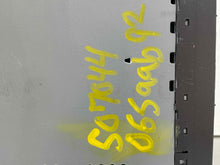 Load image into Gallery viewer, Radio Saab 9-2X 2005 05 2006 06 AM FM 6 cd unit - NW438101
