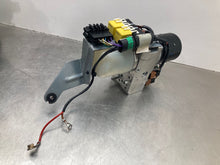 Load image into Gallery viewer, CONVERTIBLE TOP MOTOR CLK320 CLK350 CLK500 CLK55 CLK550 CLK63 04-09 - NW438318