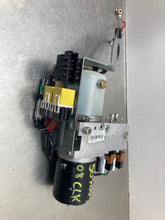 Load image into Gallery viewer, CONVERTIBLE TOP MOTOR CLK320 CLK350 CLK500 CLK55 CLK550 CLK63 04-09 - NW438318