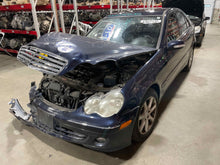 Load image into Gallery viewer, TRANSFER CASE C240 C320 E320 2003 03 04 05 06 - NW439061