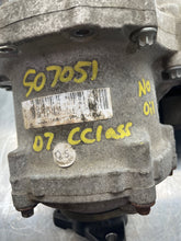 Load image into Gallery viewer, TRANSFER CASE C240 C320 E320 2003 03 04 05 06 - NW439061