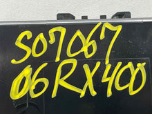 Load image into Gallery viewer, HEADLAMP CONTROL MODULE COMPUTER Lexus RX400H 06 07 08 09 - NW439962