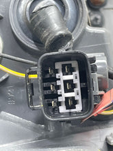 Load image into Gallery viewer, OUTER TAIL LIGHT LAMP Jeep Cherokee 14 15 16 17 18 Right - NW441254
