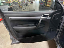 Load image into Gallery viewer, CARRIER ASSEMBLY Porsche Cayenne 2003 03 2004 04 2005 05 06 Rear - NW441375