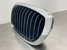 Load image into Gallery viewer, GRILLE BMW 330i 325i 2004 04 2005 05 2006 06 Coupe Upper Right - NW441508
