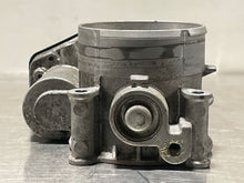 Load image into Gallery viewer, Throttle Body Ford Explorer 2013 - NW445199