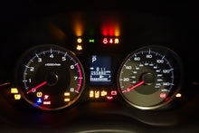 Load image into Gallery viewer, SPEEDOMETER CLUSTER Subaru Forester 2015 15 - NW161827