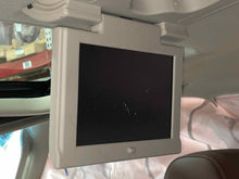 Load image into Gallery viewer, Info-Gps Screen SUBURBAN 1500 2015 - NW445496
