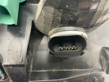 Load image into Gallery viewer, Tail Lamp Light FORD F250SD PICKUP 2022 - NW446243