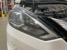 Load image into Gallery viewer, HEADLIGHT LAMP ASSEMBLY Nissan Sentra 16 17 18 19 Right - NW446564