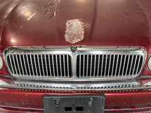 Load image into Gallery viewer, GRILL Jaguar XJ12 XJ6 1995 95 1996 96 1997 97 - NW446556