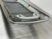 Load image into Gallery viewer, GRILL Jaguar XJ12 XJ6 1995 95 1996 96 1997 97 - NW446556
