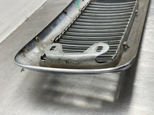 Load image into Gallery viewer, GRILL Jaguar XJ12 XJ6 1995 95 1996 96 1997 97 - NW446556