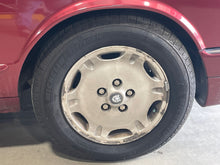 Load image into Gallery viewer, WHEEL Jaguar Xj6 95 96 97 16" Alloy 6 Hole - NW446787