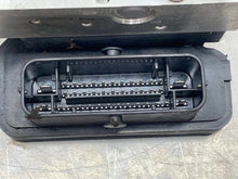 Load image into Gallery viewer, ABS Pump 124 SPIDER 2017 - NW447573