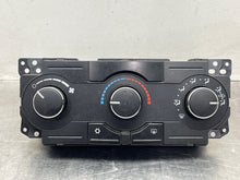 Load image into Gallery viewer, FRONT TEMPERATURE CONTROLS Commander Grand Cherokee 05 06 07 - NW448084