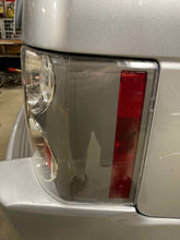 Load image into Gallery viewer, TAIL LIGHT LAMP ASSEMBLY Land Rover Range Rover 06 07 08 09 Right - NW449069