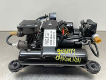 Load image into Gallery viewer, AIR RIDE COMPRESSOR Range Rover 06 07 08 09 10 11 12 13 14 - NW448352