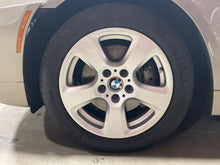 Load image into Gallery viewer, WHEEL 535xi 528xi 525xi 2006 06 2007 07 08 09 10 17x7.5 5 Spoke - NW449611