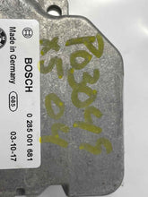 Load image into Gallery viewer, AIR BAG COMPUTER X5 M3 320i 2001 01 02 03 04 05 06 - NW30661