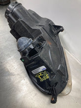 Load image into Gallery viewer, HEADLIGHT LAMP ASSEMBLY Golf Golf GTI Jetta R32 Rabbit 05-10 Right - NW449417