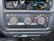 Load image into Gallery viewer, Temperature Controls BLAZER S10/JIMMY S15 2000 - NW452347
