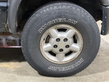 Load image into Gallery viewer, WHEEL Blzaer Jimmy S10 Sonoma 95 96 97 - 03 04 05 15x7 - NW452576