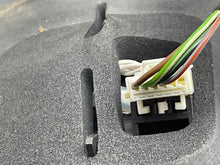 Load image into Gallery viewer, OUTER TAIL LIGHT LAMP E300 E350 E400 E550 E63 10 11 12 13 Right - NW453844