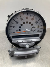 Load image into Gallery viewer, Radio Mini Cooper Clubman 2007 07 2008 08 2009 09 2010 10 Am Fm Stereo CD - NW454038