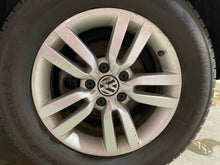 Load image into Gallery viewer, WHEEL RIM Tiguan 12-17 16x6-1/2 ALLOY - NW454960