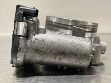 Load image into Gallery viewer, THROTTLE BODY Charger Challenger Avenegr 2011 11 3.6L - NW455813