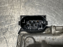 Load image into Gallery viewer, Throttle Body Hyundai Equus 2014 - NW457611