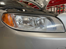 Load image into Gallery viewer, HEADLIGHT LAMP ASSEMBLY Volvo C70 S80 V70 XC70 2007-2013 Right - NW457437