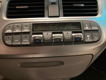 Load image into Gallery viewer, FRONT TEMPERATURE CONTROLS Honda Odyssey 05 06 07 08 09 10 - NW460619
