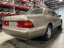 Load image into Gallery viewer, Carrier Assembly LEXUS LS400 2000 - NW461991