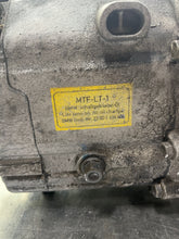 Load image into Gallery viewer, MANUAL TRANSMISSION 320i 323i 323ic 323is 325ci 325i 525i 98-05 - NW462601
