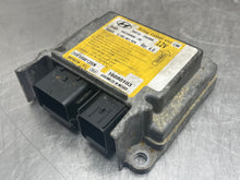 Load image into Gallery viewer, AIR BAG CONTROL MODULE COMPUTER Hyundai Santa Fe 07 08 09 - NW463268