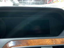 Load image into Gallery viewer, INFO-GPS SCREEN C250 C300 C350 C63 Gl350 Gl450 Gl550 GL63 AMG ML350 12-16 - NW465236
