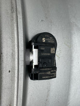 Load image into Gallery viewer, WHEEL RIM Q50 14-17 17x7-1/2 ALLOY 17x7-1/2, 5 lug, 4-1/2" - NW465934